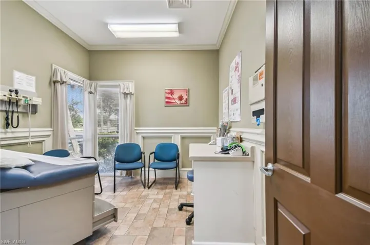 7305  Professional E PKWY, Sarasota, FL 34240