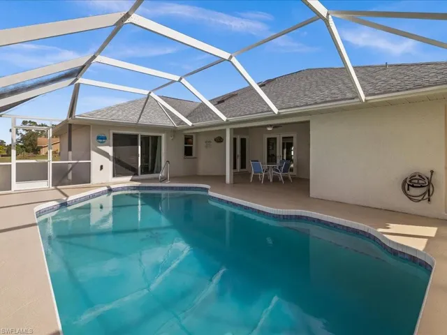 BEAUTIFUL HEATED POOL