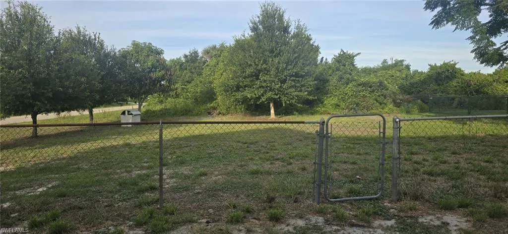 1401 Yvonne Ave S, Lehigh Acres, Florida 33976