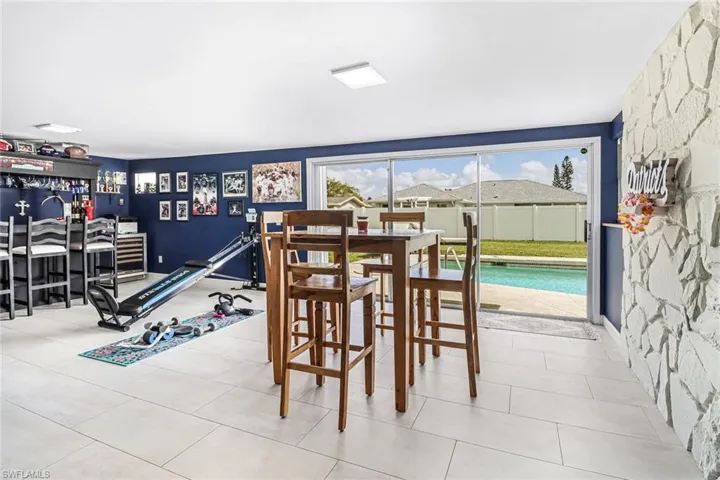 169  Wickliffe  DR, Naples, FL 34110