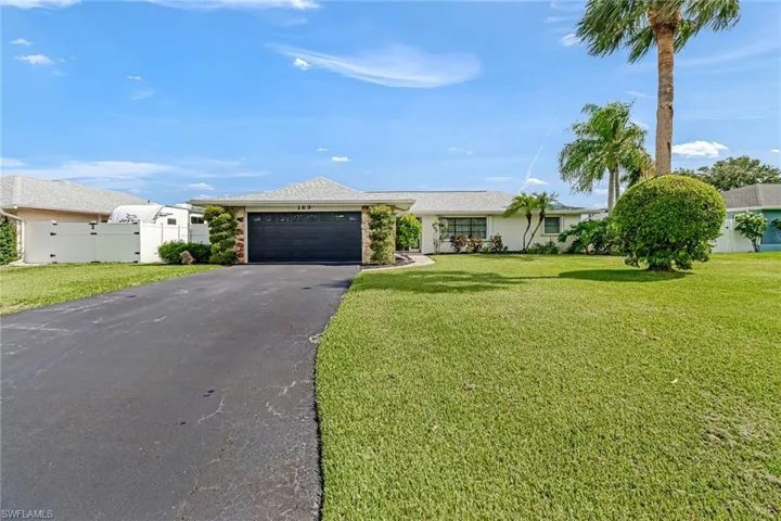 169  Wickliffe  DR, Naples, FL 34110
