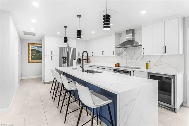 169  Wickliffe  DR, Naples, FL 34110