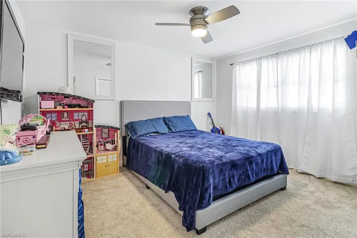 169  Wickliffe  DR, Naples, FL 34110
