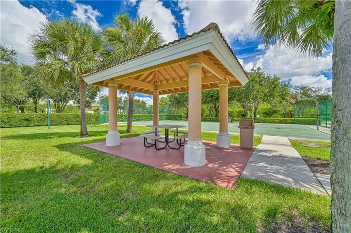 324  Spider Lily  LN, Naples, FL 34119