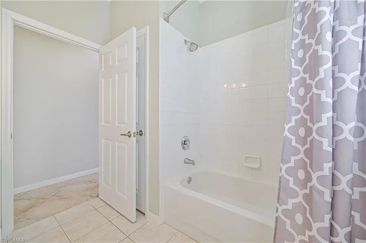 324  Spider Lily  LN, Naples, FL 34119