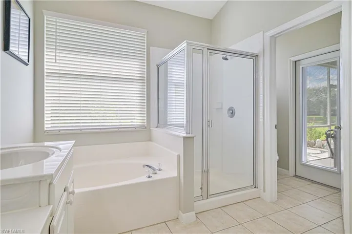 324  Spider Lily  LN, Naples, FL 34119