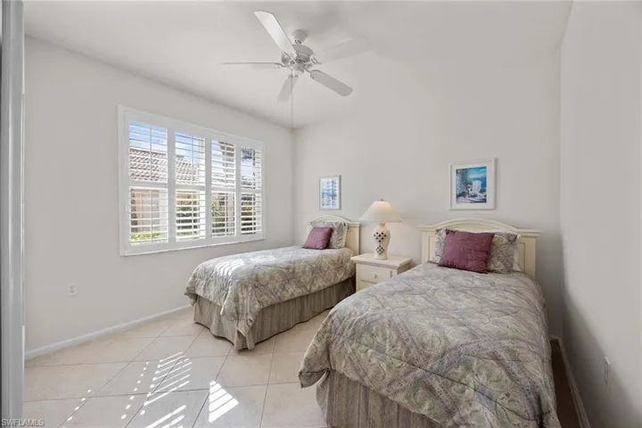 2365  Bayou  LN, Naples, FL 34112