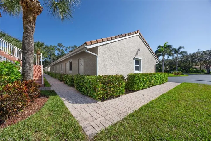 2365  Bayou  LN, Naples, FL 34112