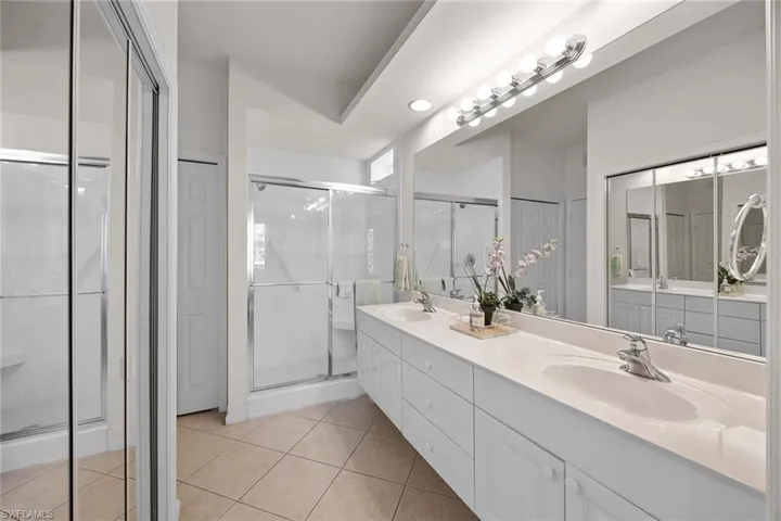 2365  Bayou  LN, Naples, FL 34112