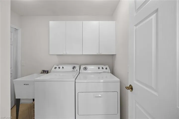 2365  Bayou  LN, Naples, FL 34112