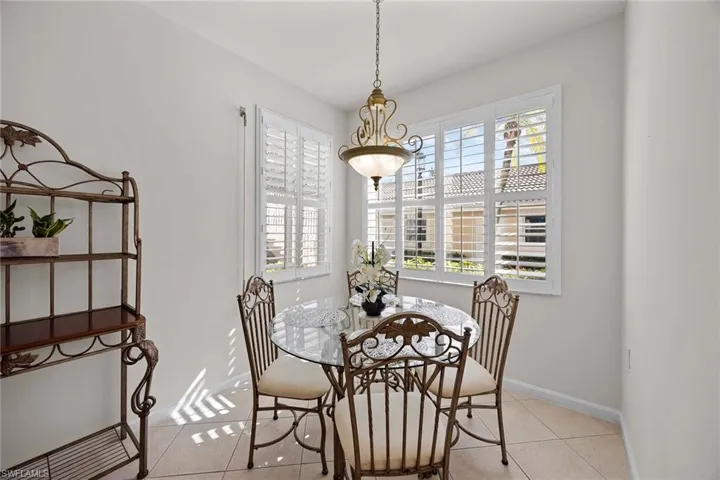2365  Bayou  LN, Naples, FL 34112