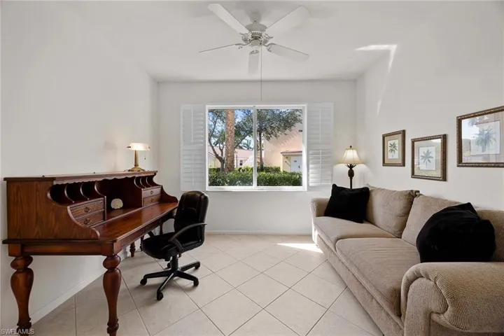 2365  Bayou  LN, Naples, FL 34112