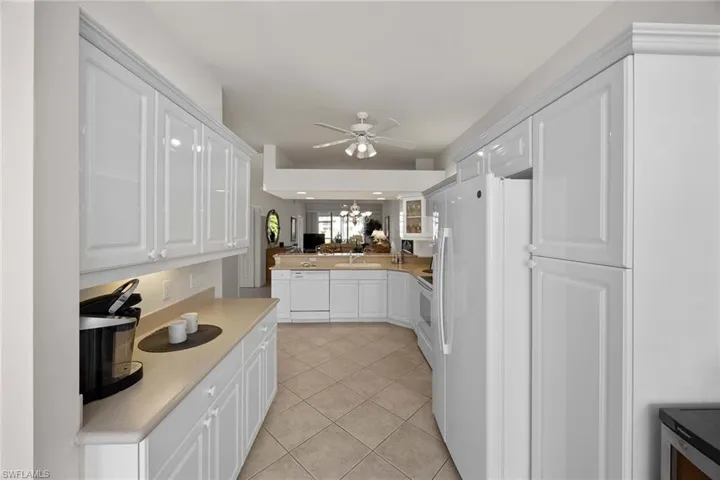 2365  Bayou  LN, Naples, FL 34112