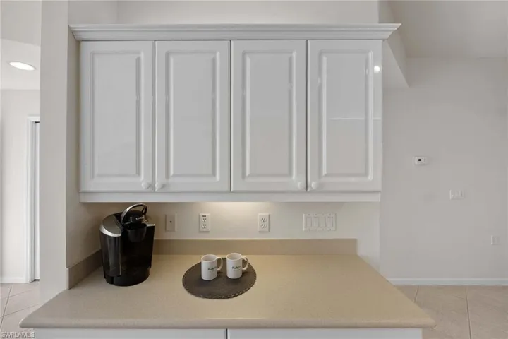 2365  Bayou  LN, Naples, FL 34112