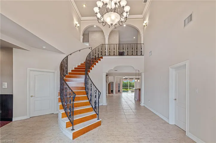 2 story dramatic entry with powder room