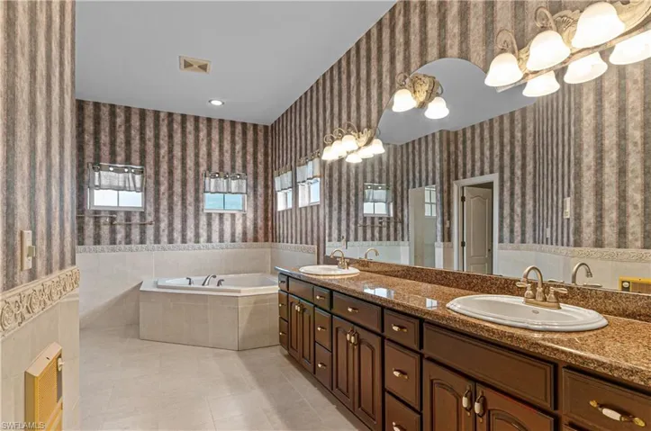 Primary bath with jetted tub