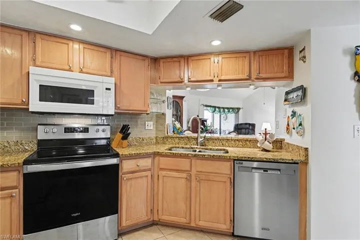 9652 Windsor Gardens Ln 203, Fort Myers, Florida 33919