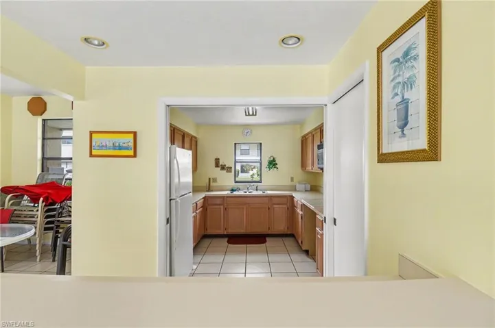 9652 Windsor Gardens Ln 203, Fort Myers, Florida 33919