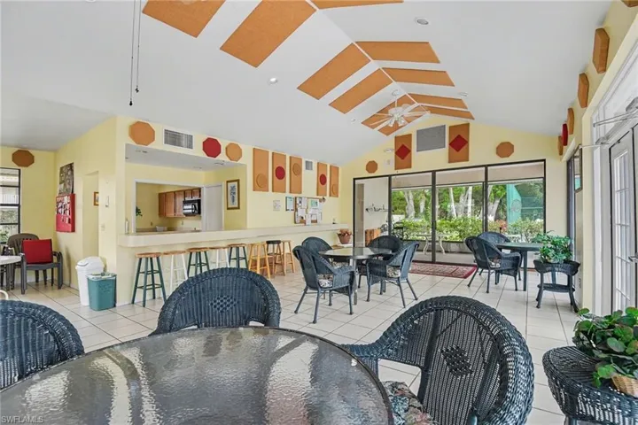 9652 Windsor Gardens Ln 203, Fort Myers, Florida 33919