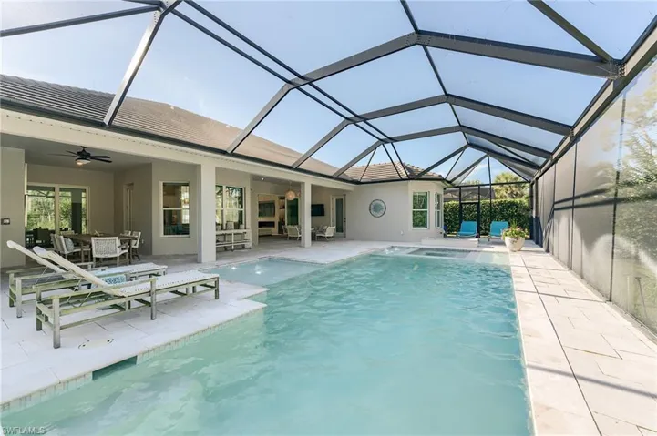 14679 Liesl Ct W, Naples, Florida 34109