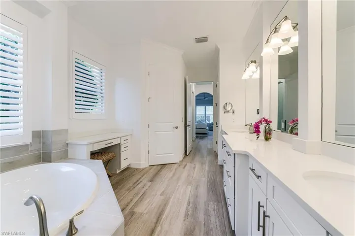 14679 Liesl Ct W, Naples, Florida 34109