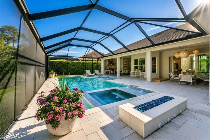 14679 Liesl Ct W, Naples, Florida 34109