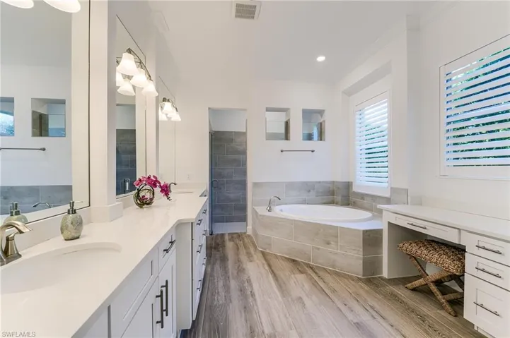 14679  Liesl W CT, Naples, FL 34109