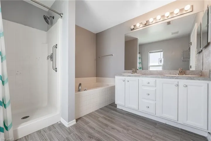 2720 Soaring Hawk Dr, Fort Myers, Florida 33905