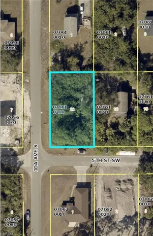2820 5th St Sw, Lehigh Acres, Florida 33976