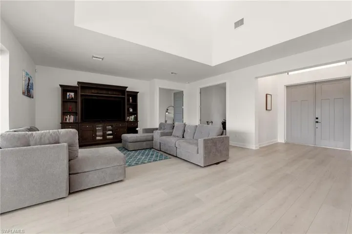 22833 Yellow Button Ln, Alva, Florida 33920