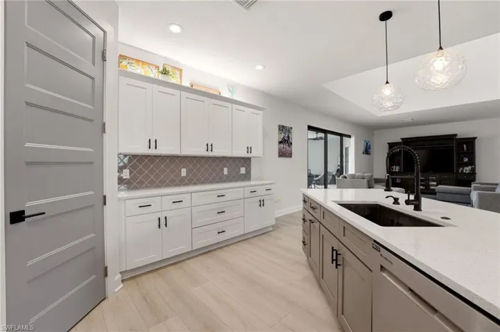 22833 Yellow Button Ln, Alva, Florida 33920