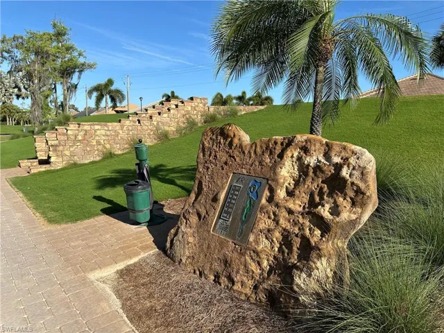 18 hole course designed by Gordon Lewis.