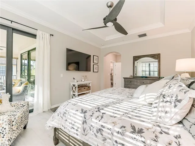 Private access to the covered lanai