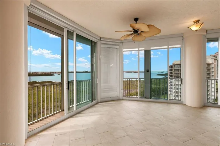 Lania / Sunroom