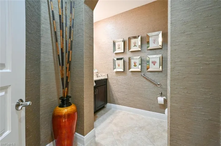 2764  Tiburon E BLVD, Naples, FL 34109
