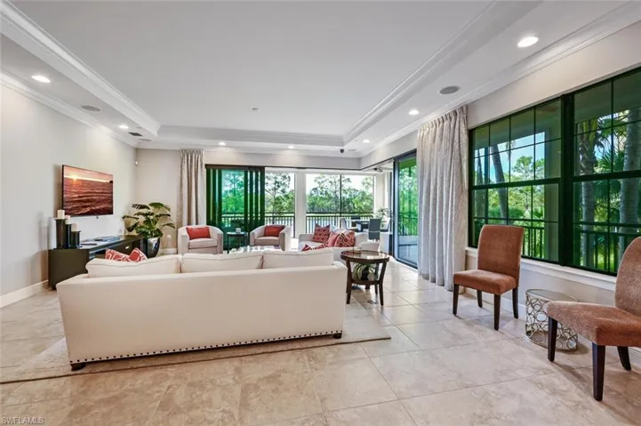 2764  Tiburon E BLVD, Naples, FL 34109