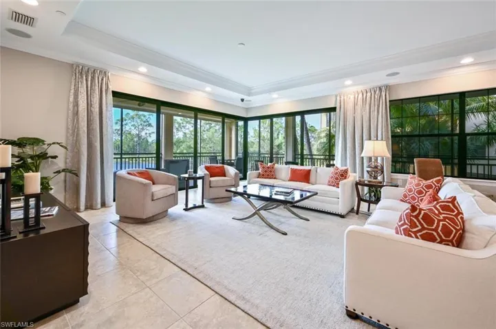 2764  Tiburon E BLVD, Naples, FL 34109