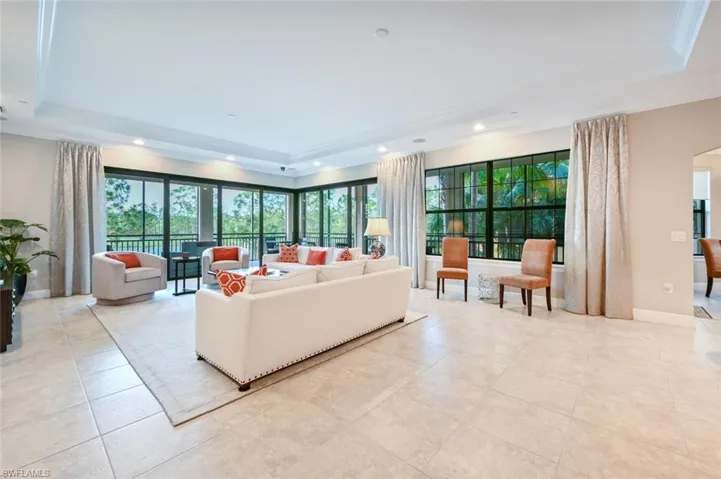 2764  Tiburon E BLVD, Naples, FL 34109