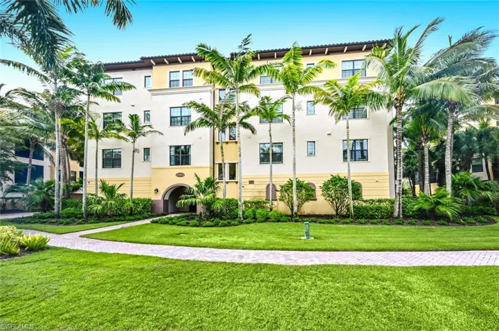 2764  Tiburon E BLVD, Naples, FL 34109