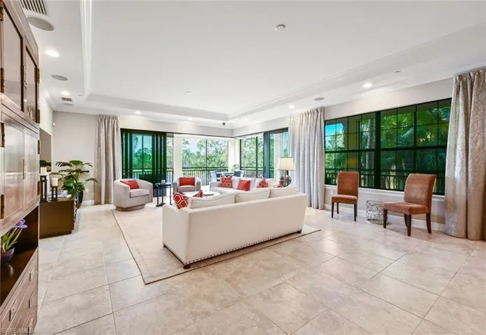2764  Tiburon E BLVD, Naples, FL 34109