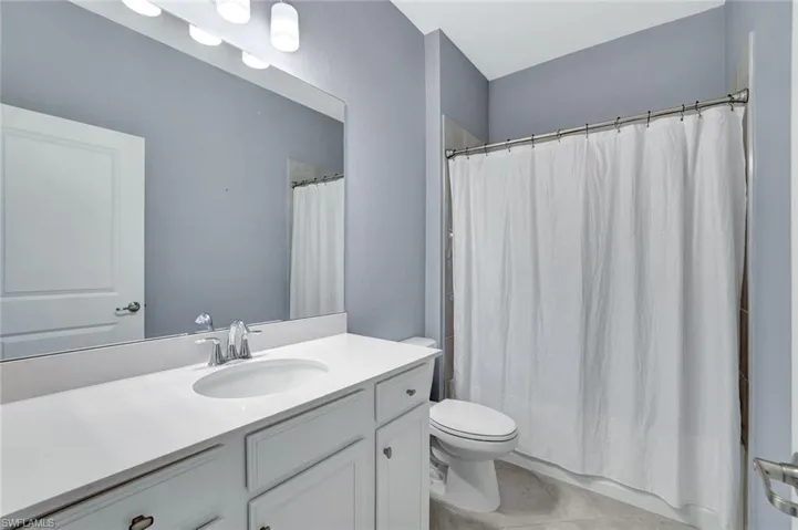 2567  Vine  AVE, Naples, FL 34120