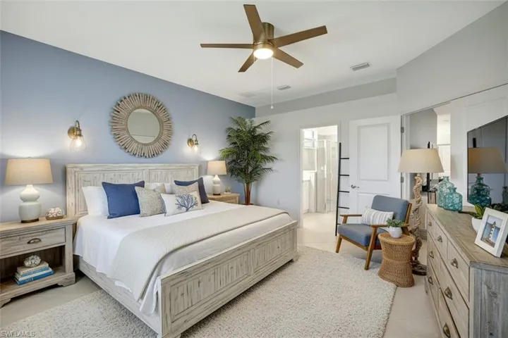 2567  Vine  AVE, Naples, FL 34120