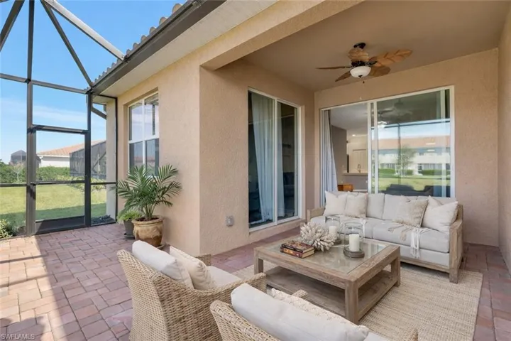 2567  Vine  AVE, Naples, FL 34120