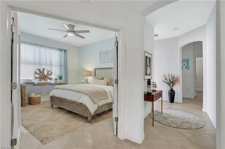 2567  Vine  AVE, Naples, FL 34120