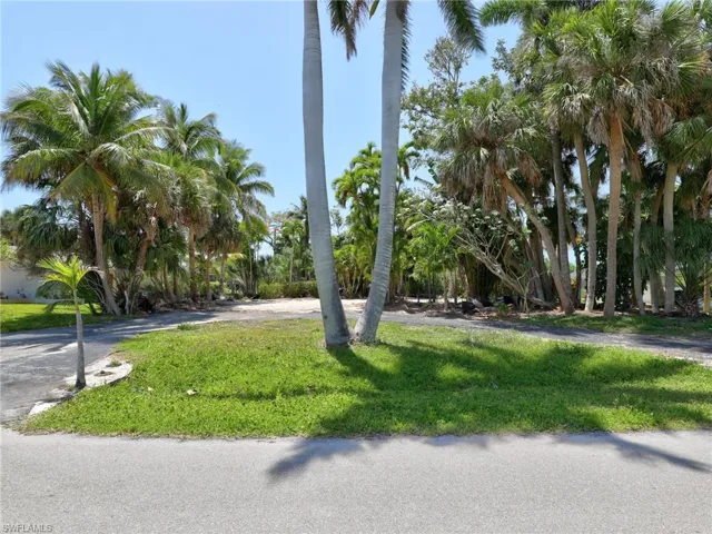 View of front of property with a front yard