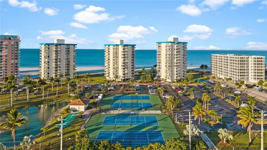 Unit in middle building on Gulf