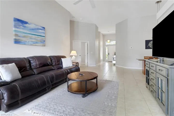 6773 Southern Oak Ct, Naples, Florida 34109