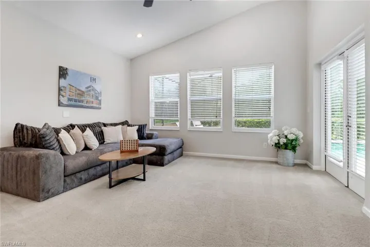 6773 Southern Oak Ct, Naples, Florida 34109