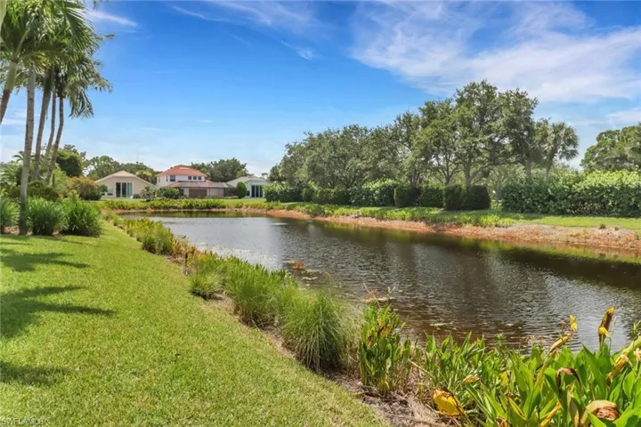 6773 Southern Oak Ct, Naples, Florida 34109