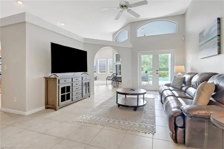 6773 Southern Oak Ct, Naples, Florida 34109